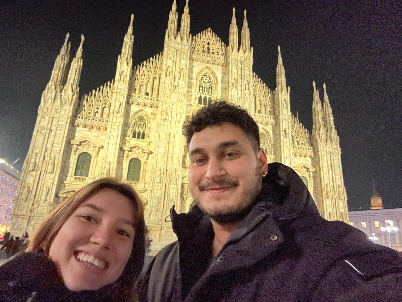 Bizden bir anı (sol)