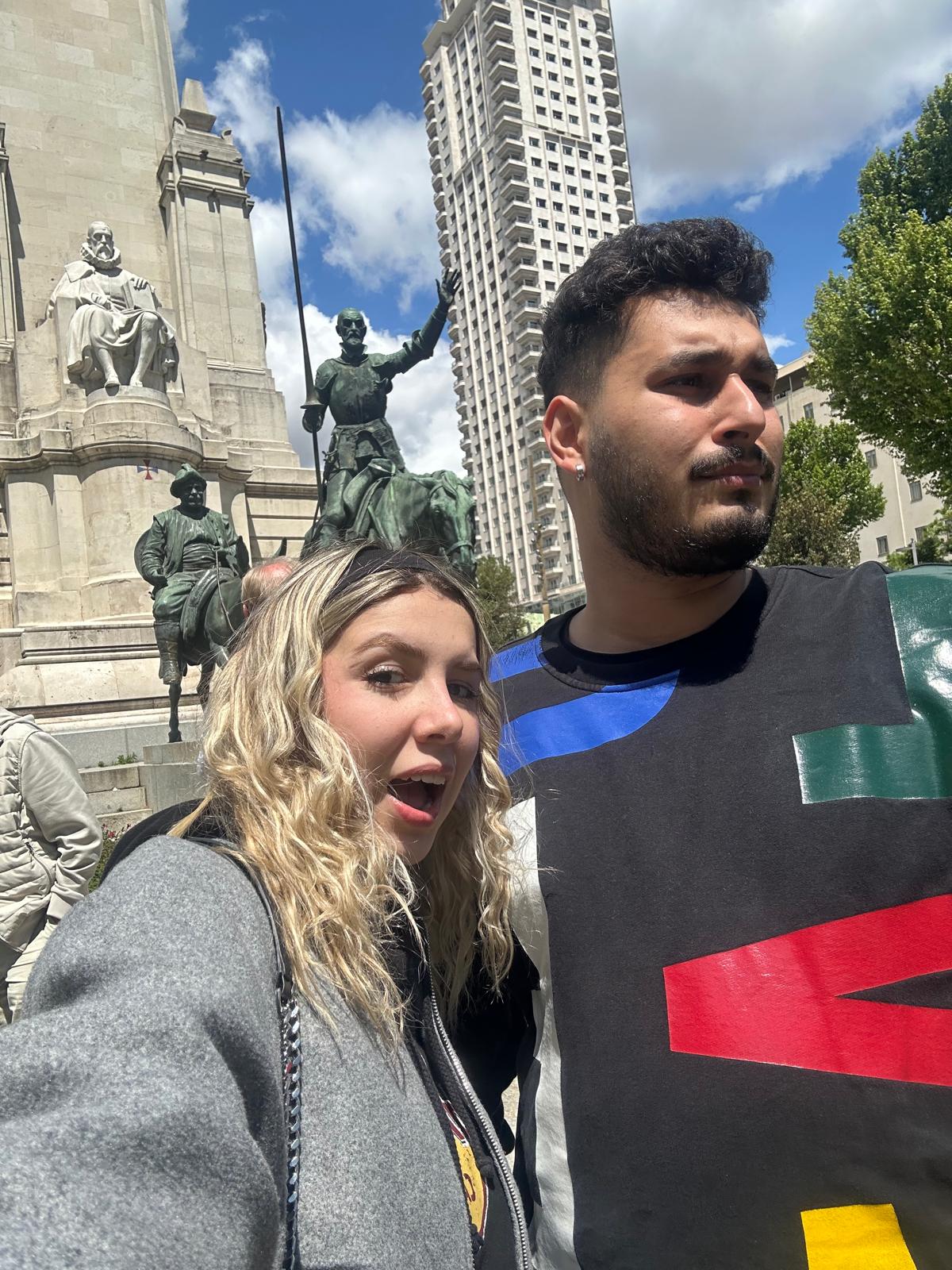 Bizden bir anı (sağ)